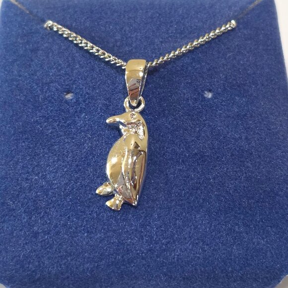 Vintage NIB Silver Penguin Pendant Silver Chain Necklace signed EDCO - Picture 9 of 10